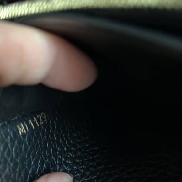 Louis Vuitton Portefeuille Black Capucines Black Taurillon Leather Wallet - Picture 6 of 10